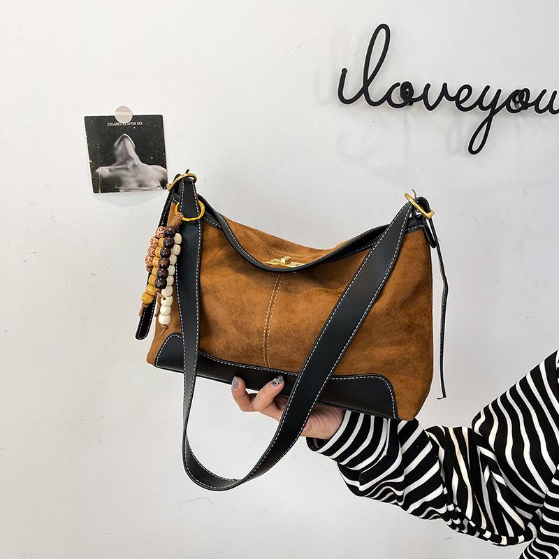 2025 Herbst/Winter Damen High-End Mattleder Unterarm Crossbody Bag - Modisch, Vielseitig, Ein Schulter Knödelstil.