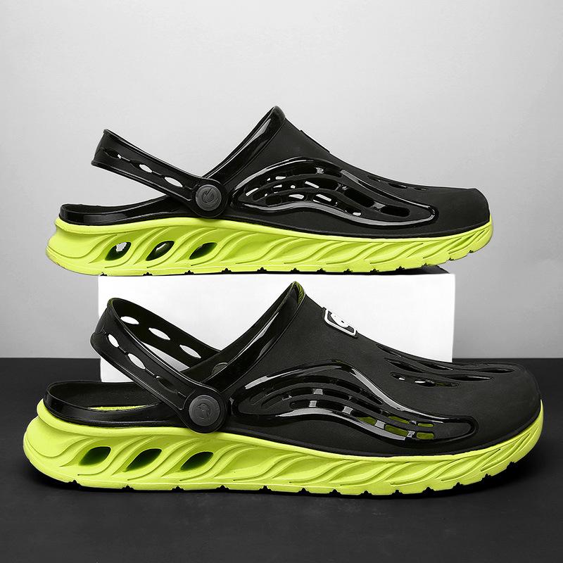 Men's Sandals 2025 New Summer Outer Wear Hole Shoes Two Wear Outdoor Beach Shoes Men's Non-slip Wear-resistant Cool Slippers