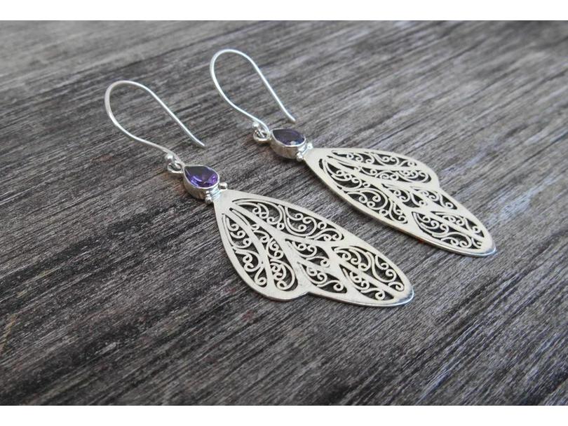

Exaggerated Alloy Leaf Cutout Earrings: European & American Fashion Plant Design for Women
