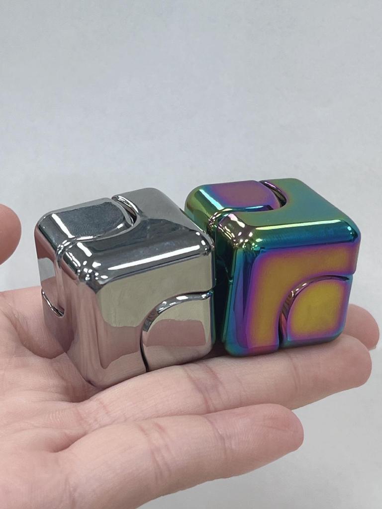 Seven-Color Metal Gyro: Dazzling EDC Fidget Spinner Blind Box