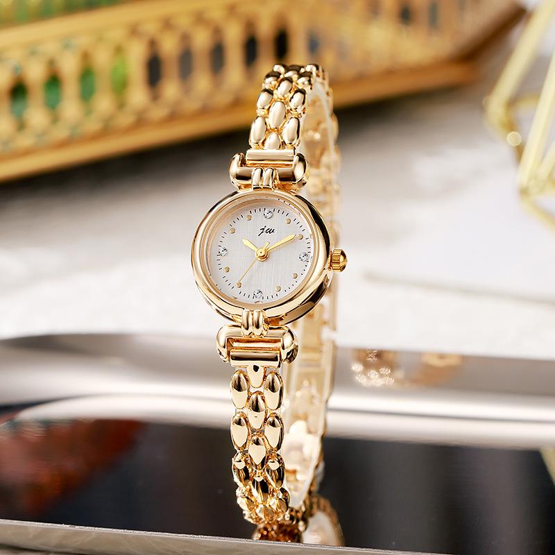 Elegant Women's Small Dial Steel Bracelet Watch: Light Luxury for Students and Ladies