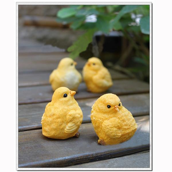Emulation Little Chicken Decor Realistic Resin Chicken Decorations Miniature Ornament for Children’s Gifts