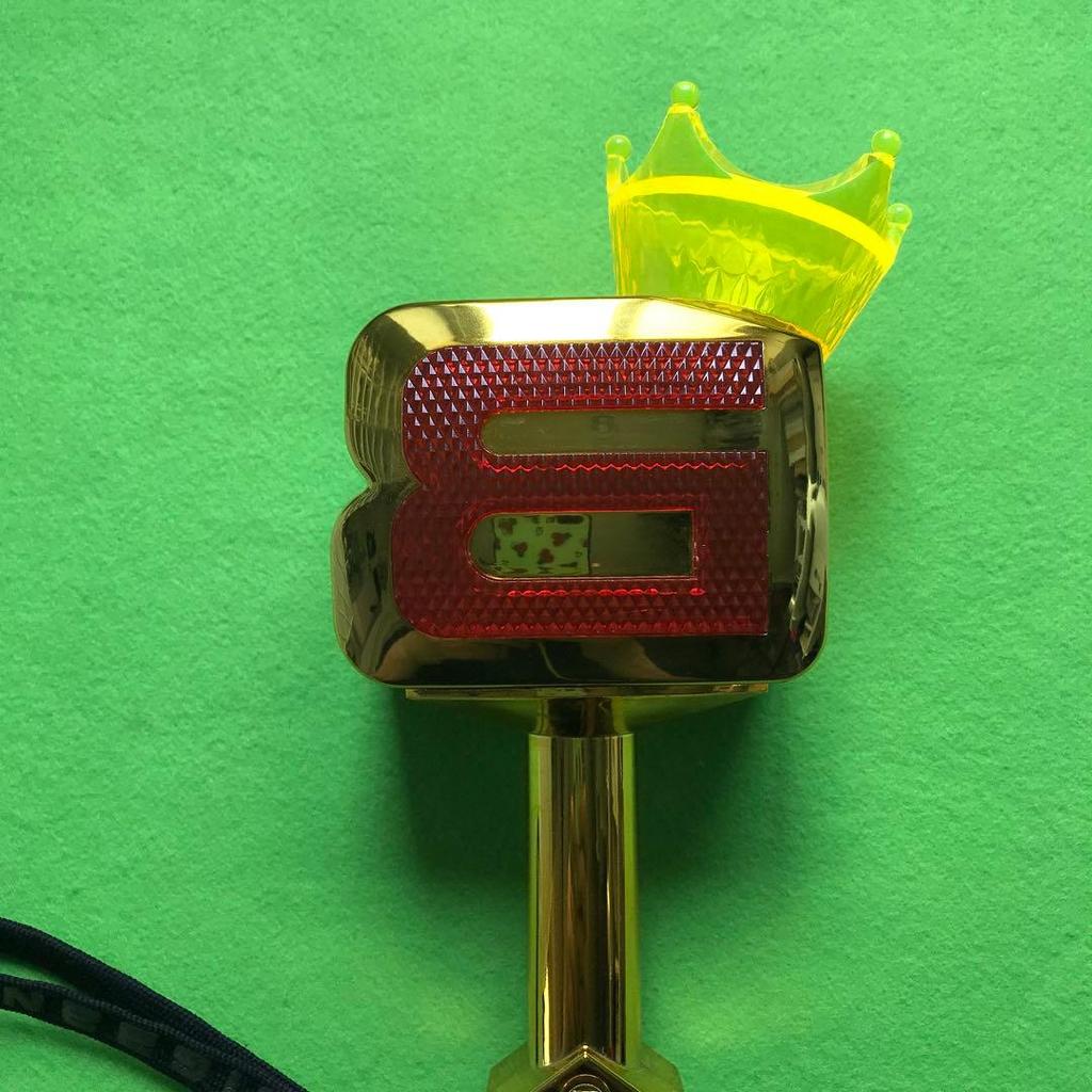 [USED] BIGBANG (Crown) 10th Anniversary Official Light Stick