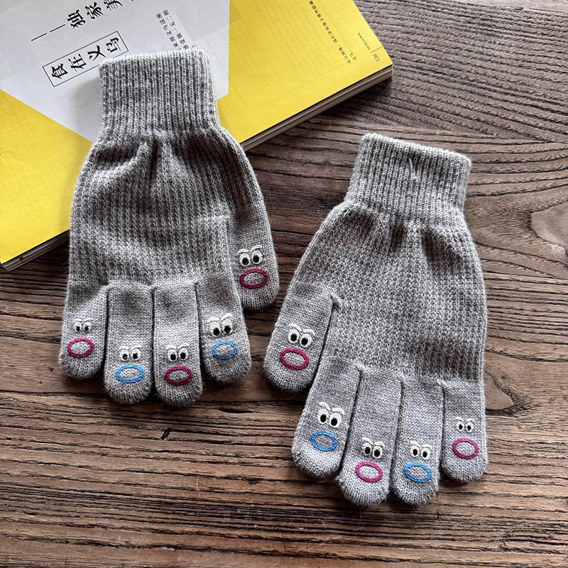 Cute Cartoon Touchscreen Gloves For Winter Warmth With Polyester Fabric For Students And Commuters