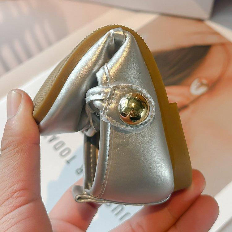 Girls leather shoes 2025 spring and autumn new girls baby foreign versatile single shoes children soft sole simple white shoes tide