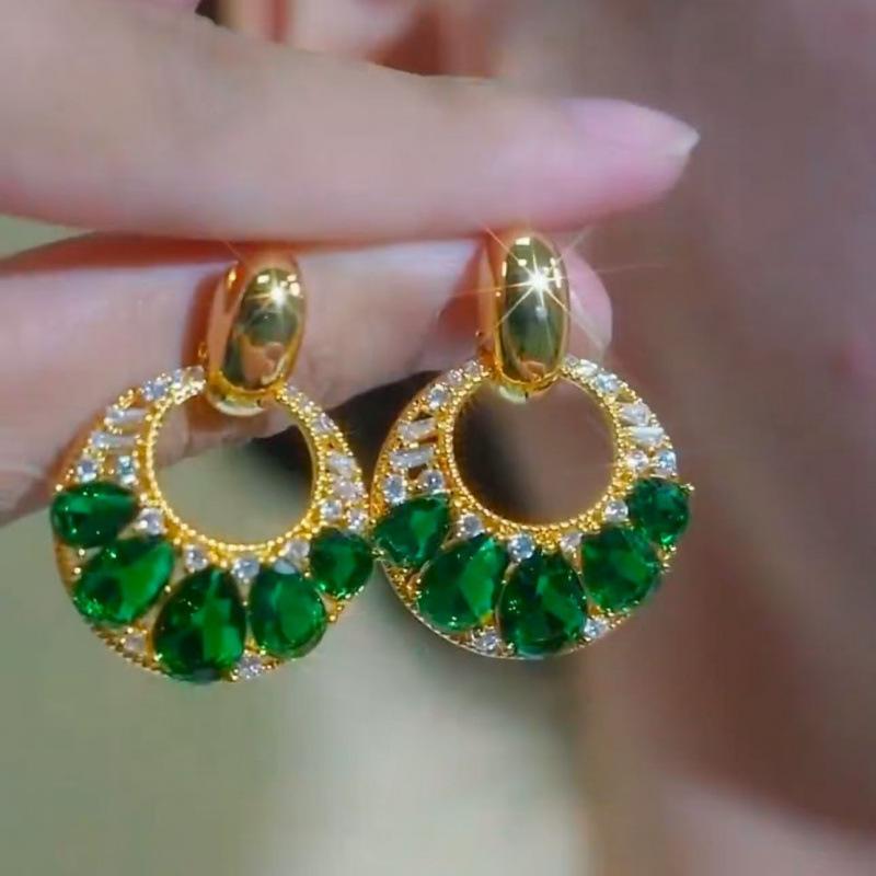

Light Luxury Green Crystal Geometric Circle Earrings Women s Sense Earrings Retro Earrings зелёный