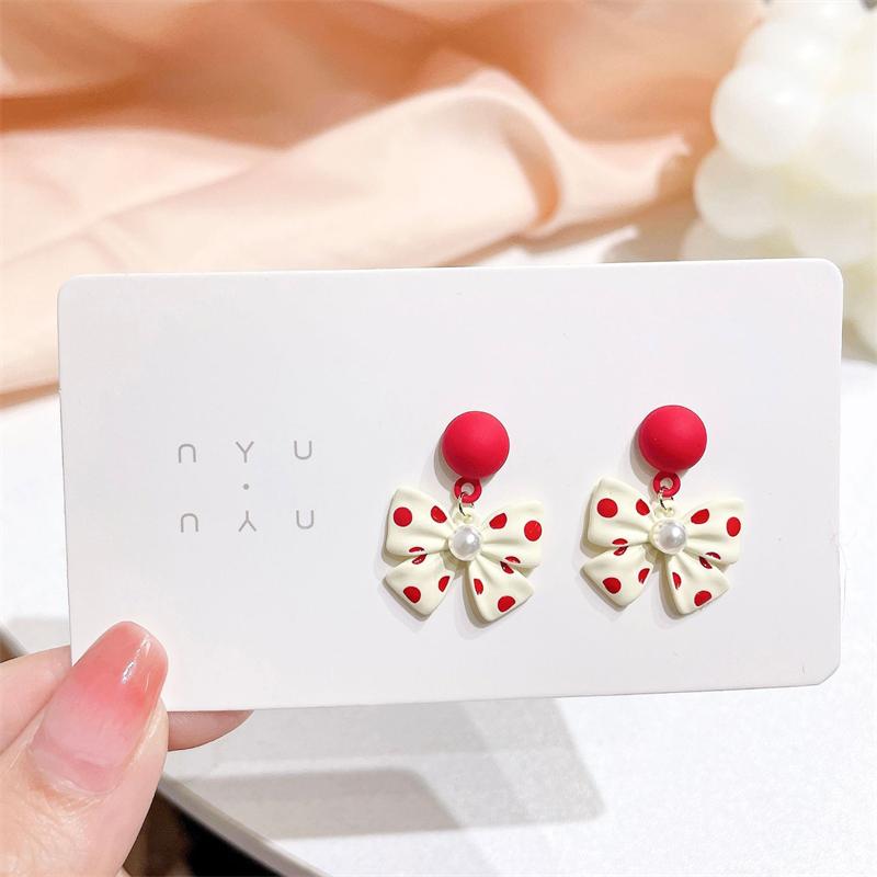 

Trendy New White Hanging Earrings for Women Translucent Acrylic Flower Dangle Earrings Rhinestone Imitation Pearl Ear Zircon
