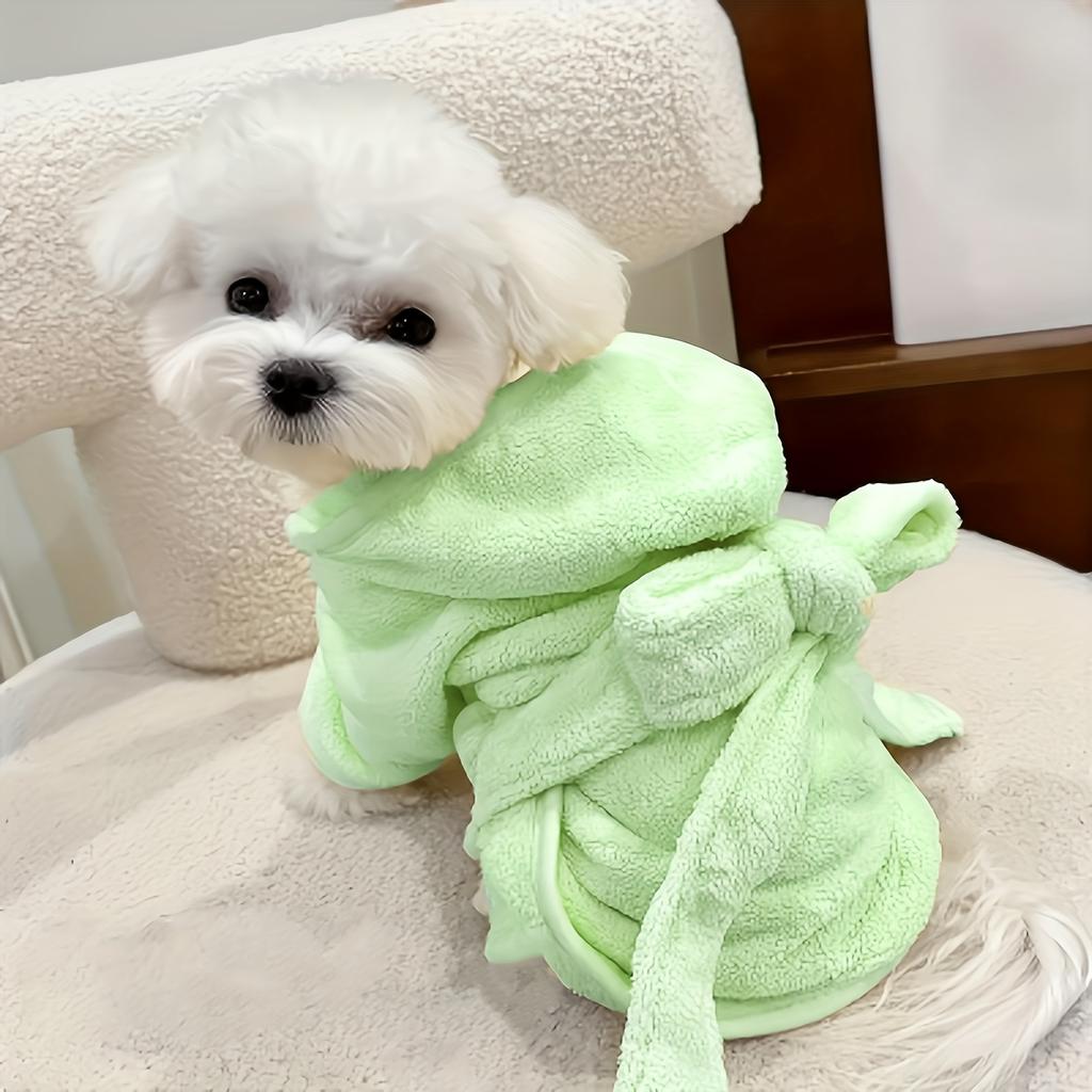 Super absorbent pet bathrobe, quick-dry and soft. All-season use for small dogs and cats with secure closure