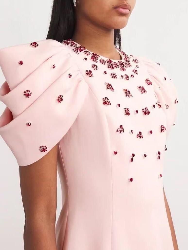 European-American Elegant Bandage Dress with Pleated Design and Rhinestone Accents