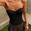 Corsés, ropa de mujer moderna y elegante