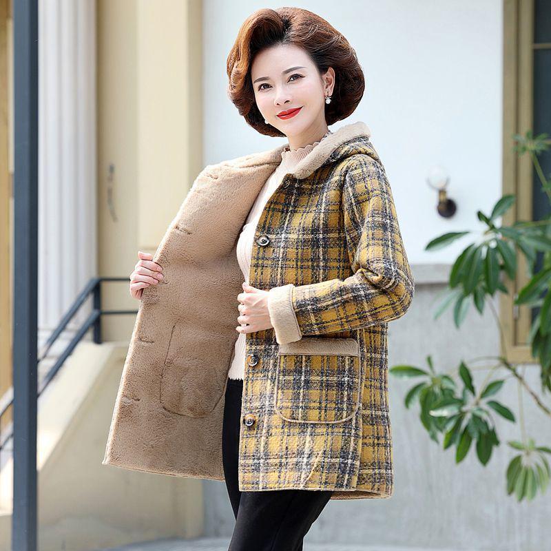 

Стильная женская куртка на флисовой подкладке 2023 года: Пальто с длинным рукавом, теплое, свободного кроя для людей среднего и пожилого возраста. 5XL (Recommended for 155-165 catties) жёлтый