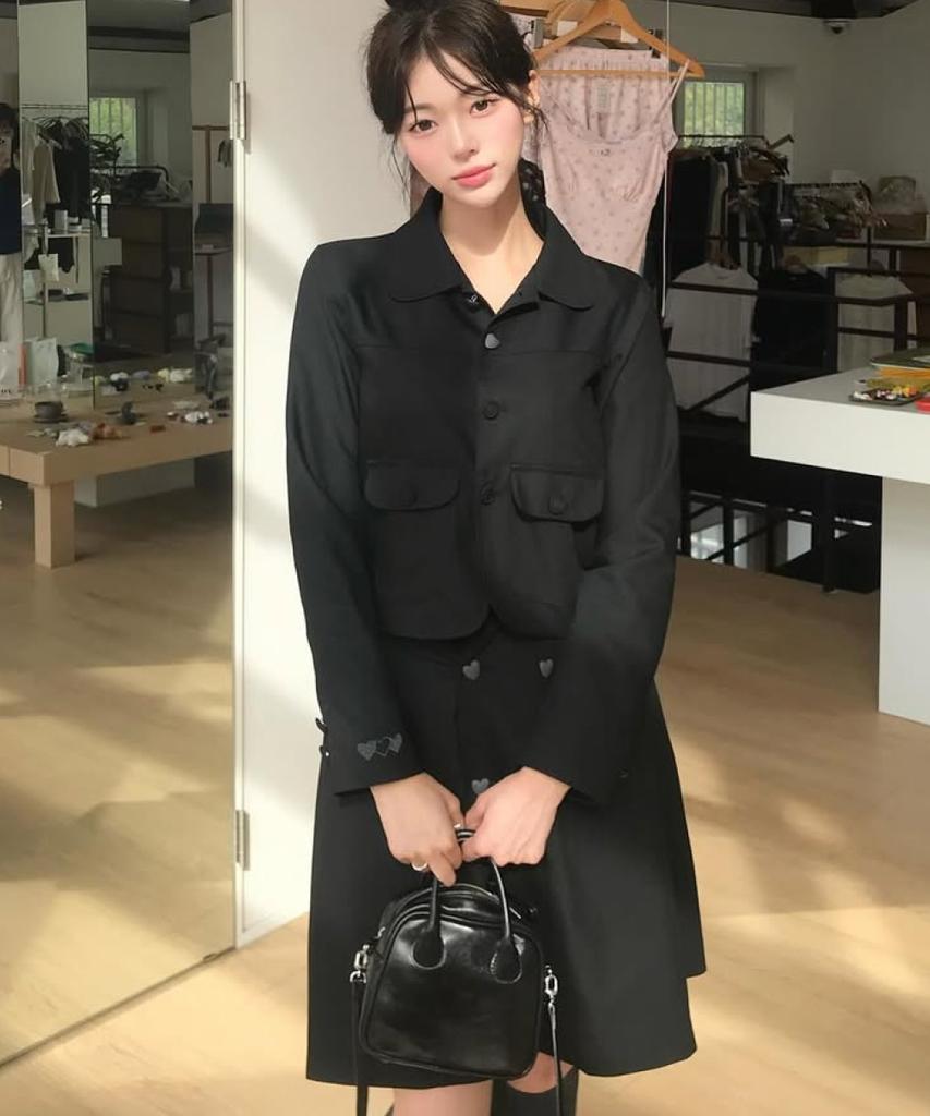 Loginaenloji Heart Double Button Point Skirt Black