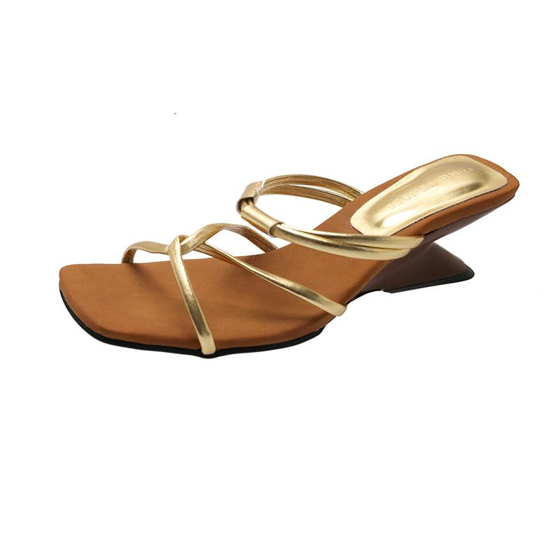 2025 new thick heel cross-strap two wear sandals women s summer wear temperament beautiful French one-word slippers 35 золотой 4369₽
