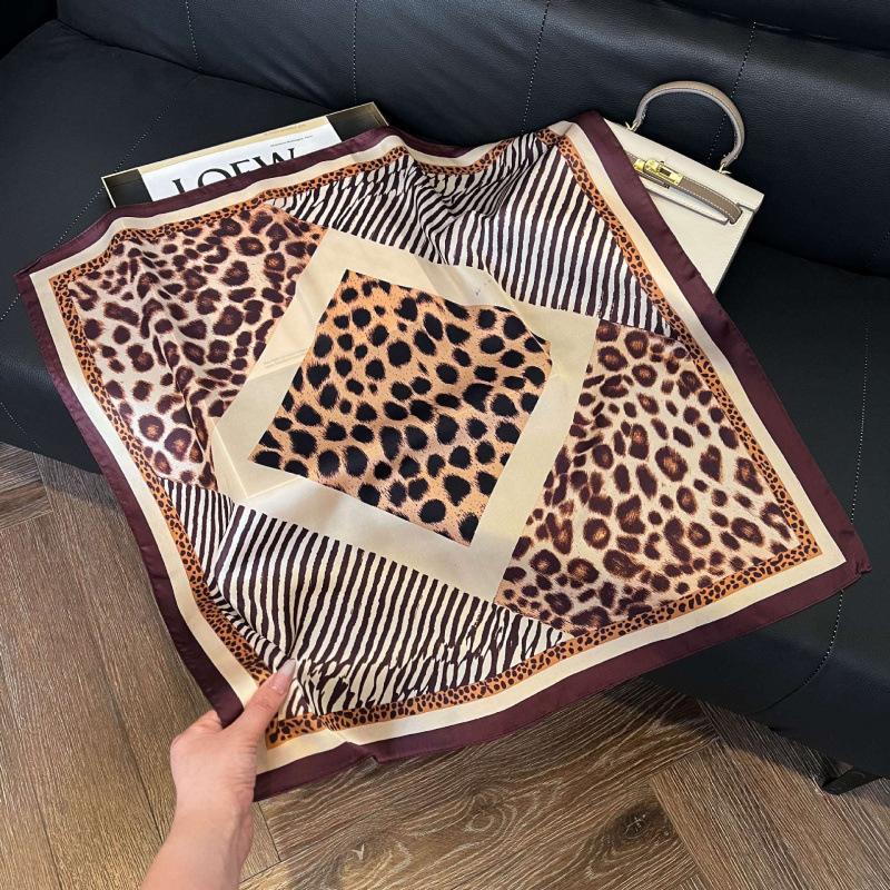 New 71 * 71cm Korean version small square scarf women's silk scarf spring and summer thin sunscreen scarf neck protection tied bag headband scarf