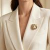 Broche Animale Vintage Corsage Aspect Alliage Métallique Finition Détails Strass pour Style Veste ou Foulard