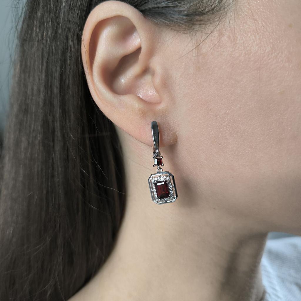 Серебряные серьги с натуральным гранатом 3.301ct (2195856)