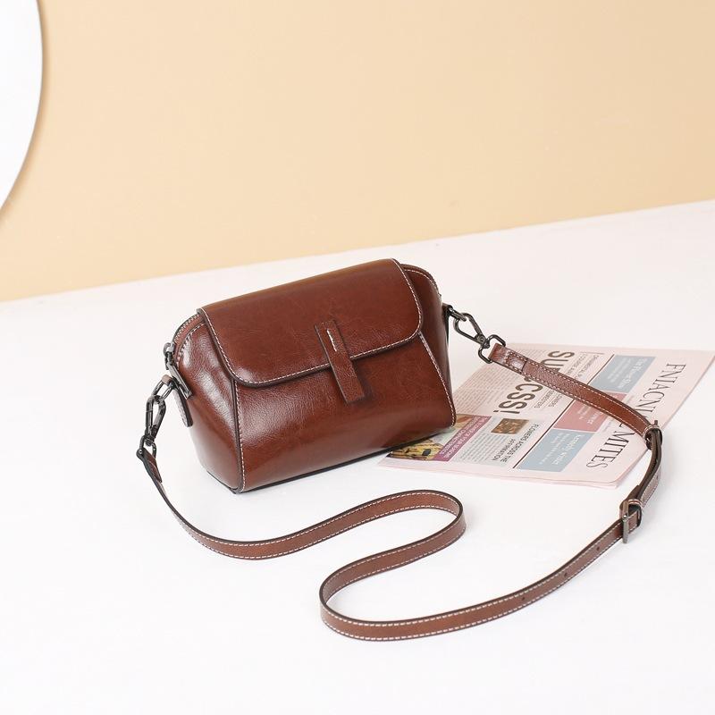 Premium Leather Women'S Bag Fashionable Retro Shell Bag Spring And Summer Oil Wax Cowhide Shoulder Messenger Bag Women 6010