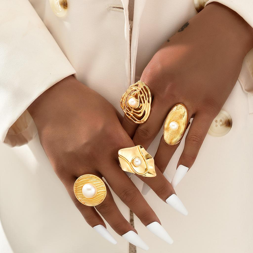 4Pcs/Set Geometric Exaggerate Pearl Chunky Ring Set for Women Vintage Punk Gold Color Adjustable Rings Fashion Party Jewelry New