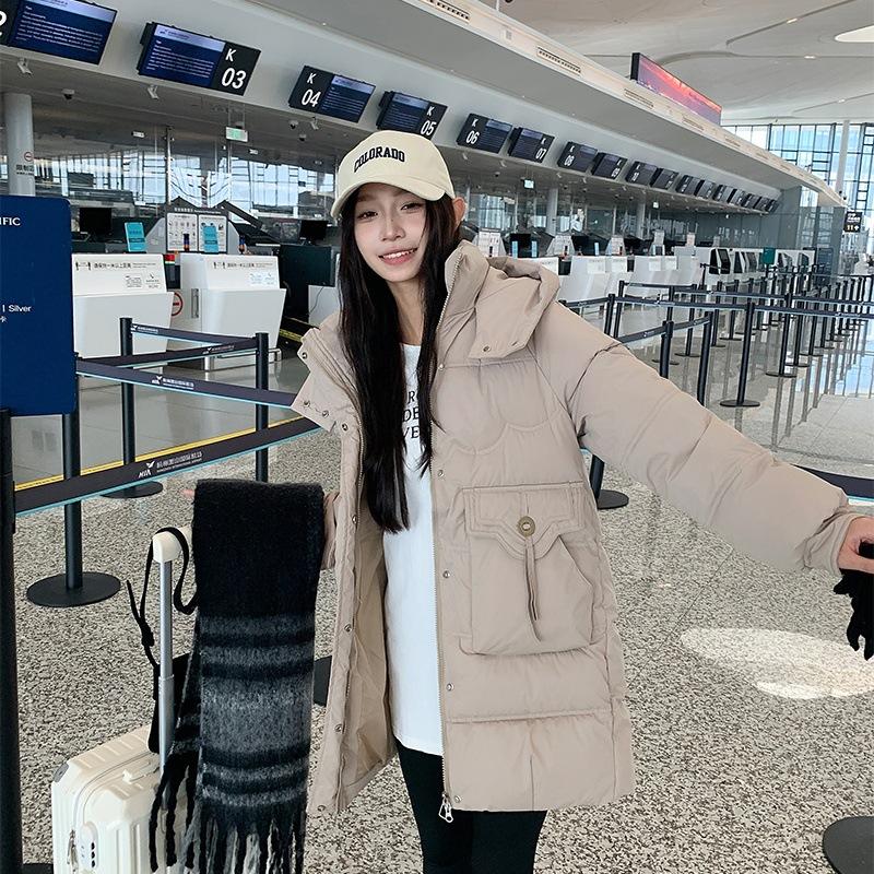 

Среднее и длинное пуховое хлопковое пальто с капюшоном для женщин 2025 новое зимнее корейское свободное хлопковое пальто толстое теплое пальто XXL хаки