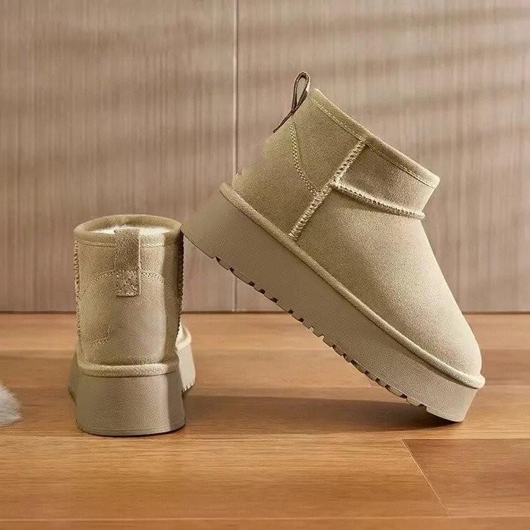 Snow boots women's new winter velvet thickened thick-soled fur integrated bread shoes cotton shoes fluffy boots