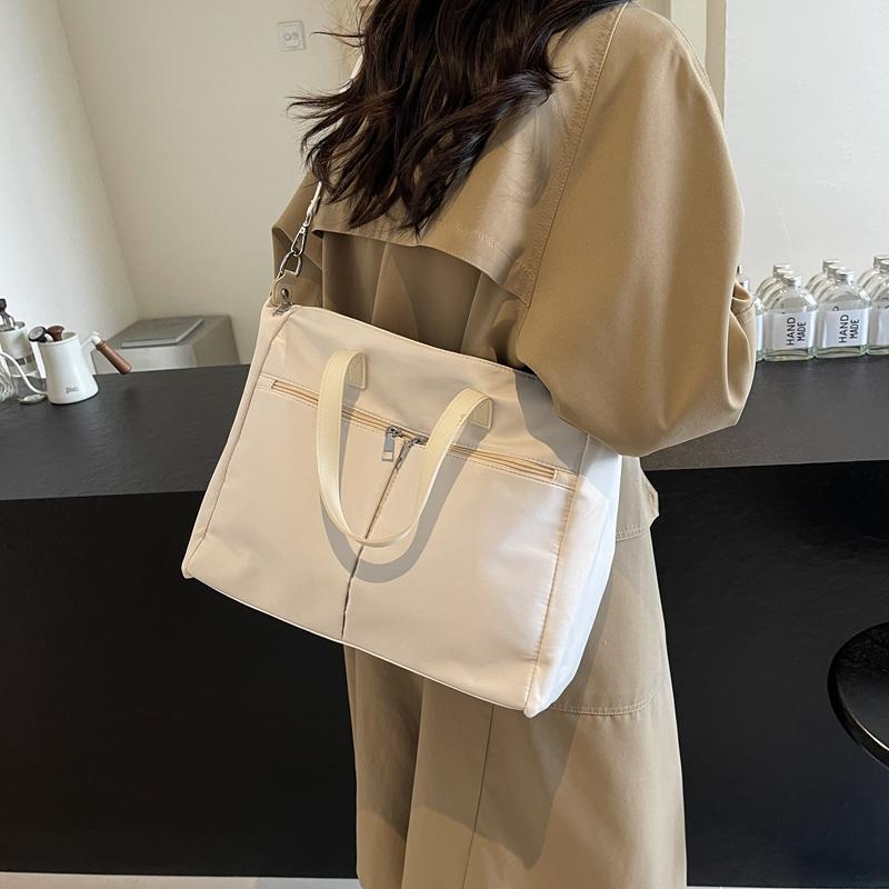 Большая вместительная женская сумка через плечо — фото 4