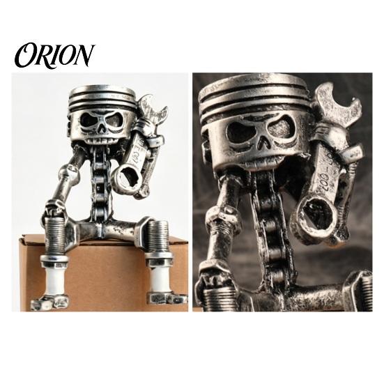Statua di Robot Vintage Artigianale Scheletro in Resina Resistente, Statuetta Meccanica Industriale, Regalo Stile Heavy Metal Decorazione da Scrivania Gotica per Ufficio Libreria