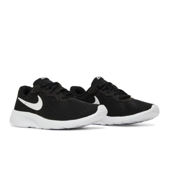 

Nike Tanjun PS Чорний Білий 818382-011 EU 35 чорний/білий