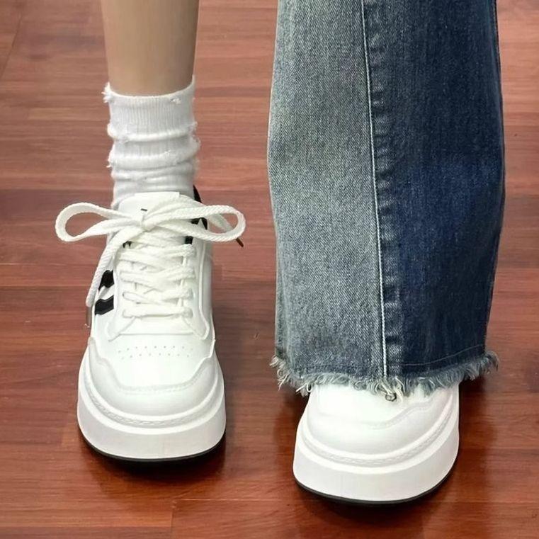 Black and white contrasting color platform white shoes women's 2025 autumn new ins lightweight and breathable student versatile height-increasing bo