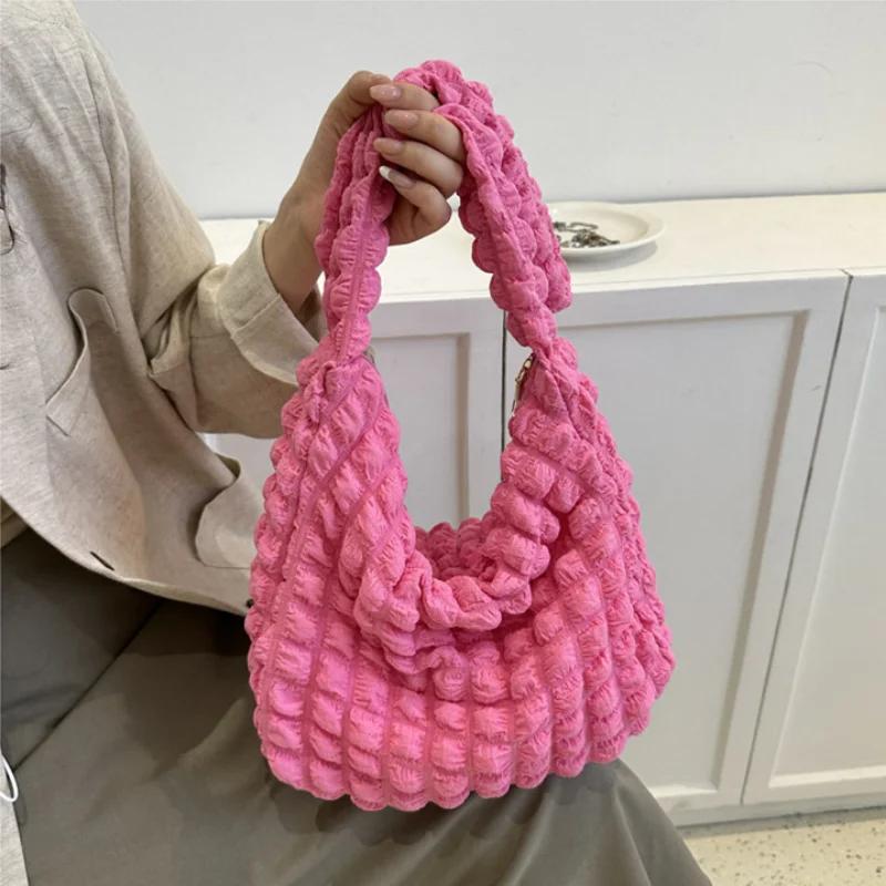 

Сумки через плечо Cloud Ruched, эстетичная нейлоновая сумка на плечо, модная сумка-хобо Bubble Ruched M ярко-розовый