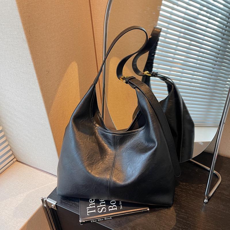 Retro commuter large-capacity bag, women's texture shoulder bag, simple and versatile messenger tote bag