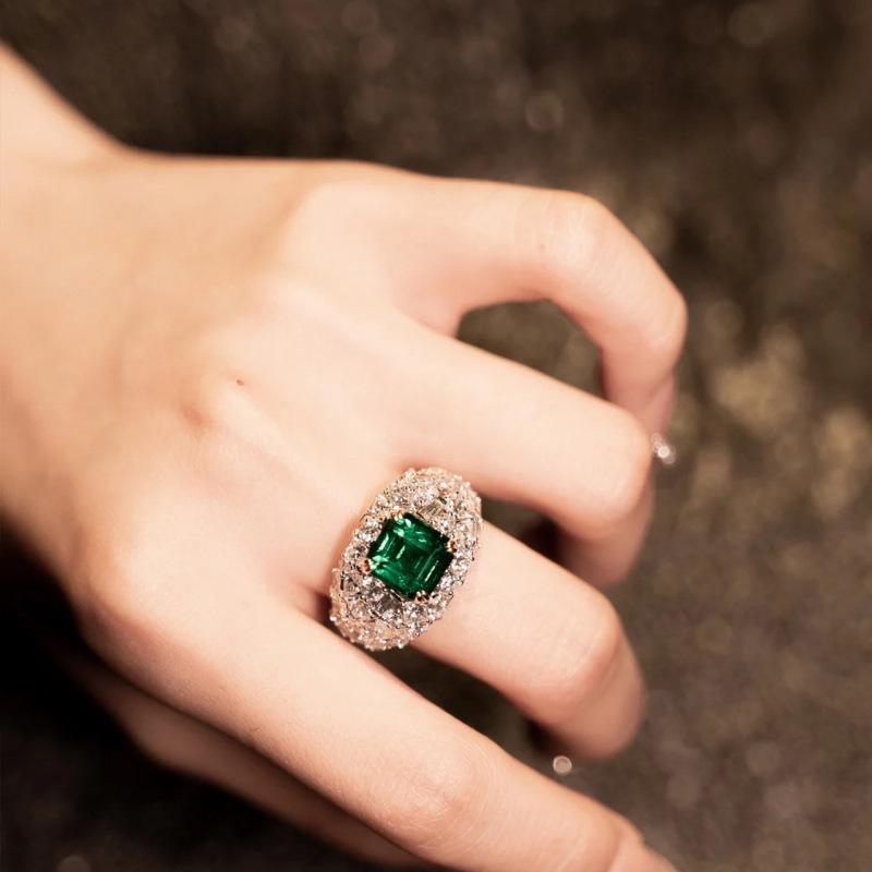 2022 French High-End Emerald Gemstone Ring: Elegant Niche Design, Luxurious and Versatile for Women Size 8