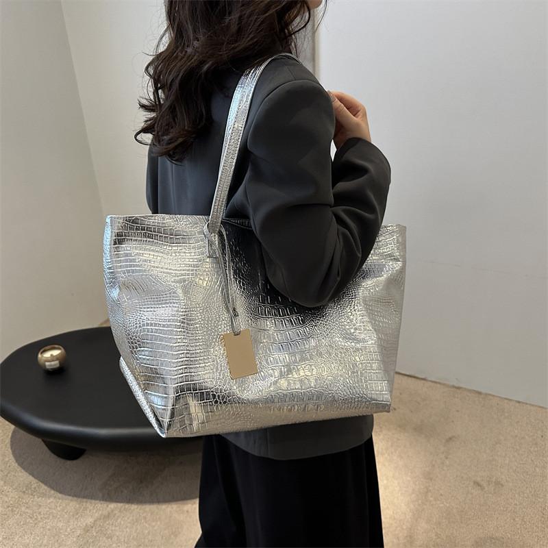 Stylish Korean Casual Tote Bag For Women With Trendy New Design And Spacious Interior