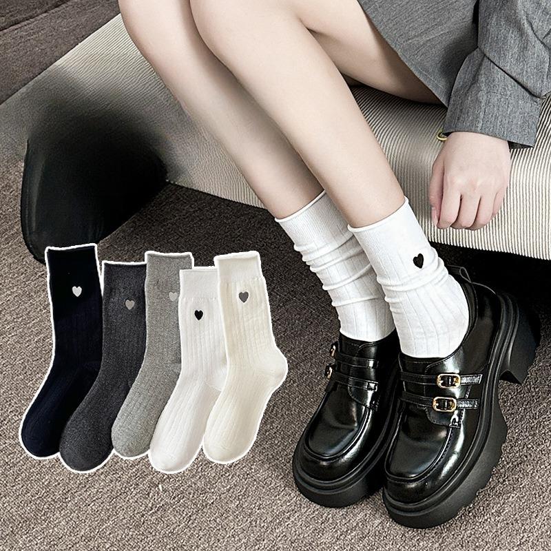 White Socks, Solid-colored Cotton Socks for Women, Mid-calf Socks for Women In Autumn and Winter, Heart-shaped Embroidered Rolled-up Socks