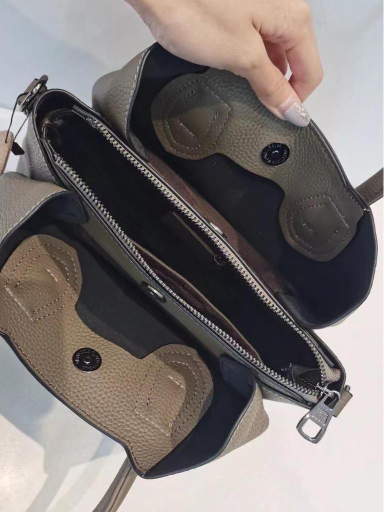 2025 Women's Genuine Leather Tote: High-End, Large Capacity, Commuter Handbag