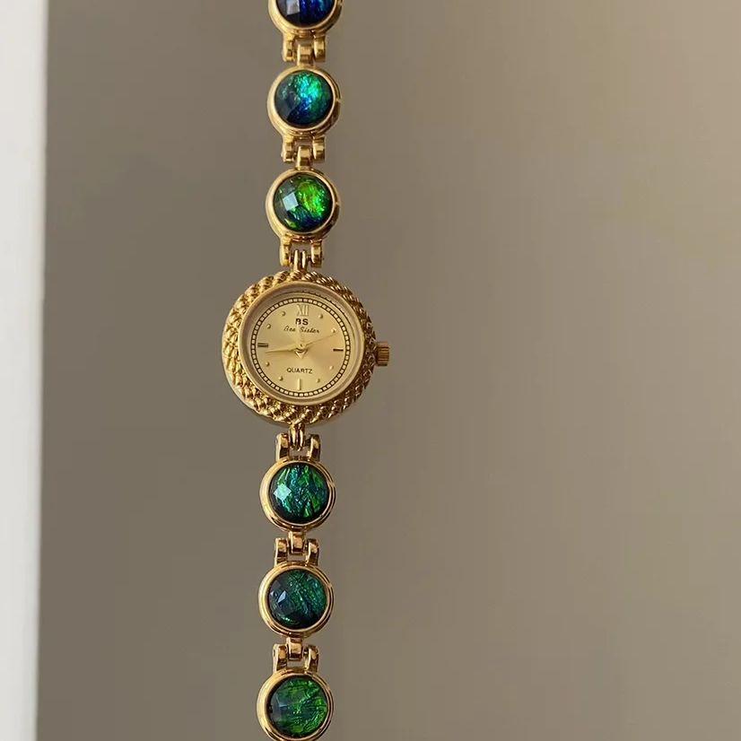 Light Luxury Women's Watches Waterproof Circular Dial Green Jewelry Bracelet Quartz Wristwatch High Temperament Ladies' Watch