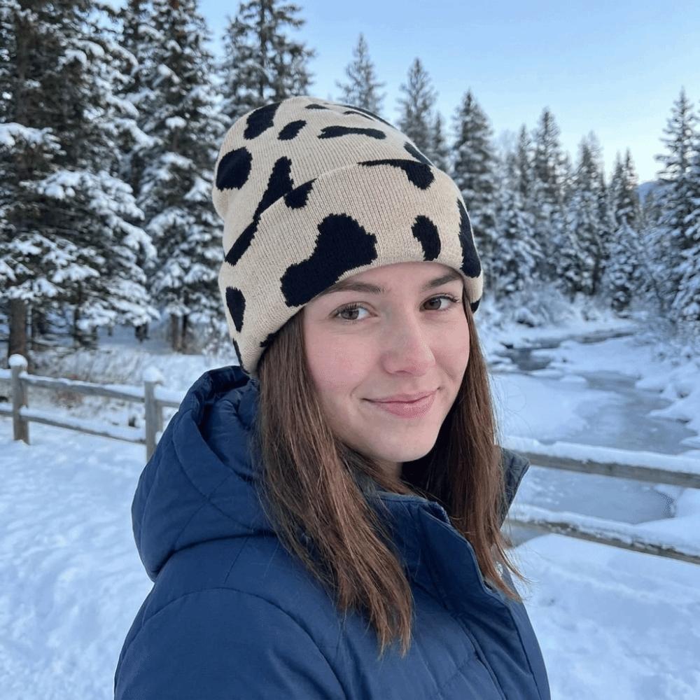 Keep Warm Pullover Hat Ear Protection Winter Beanie Hat Casual Cow Pattern Knitted Hat Skiing