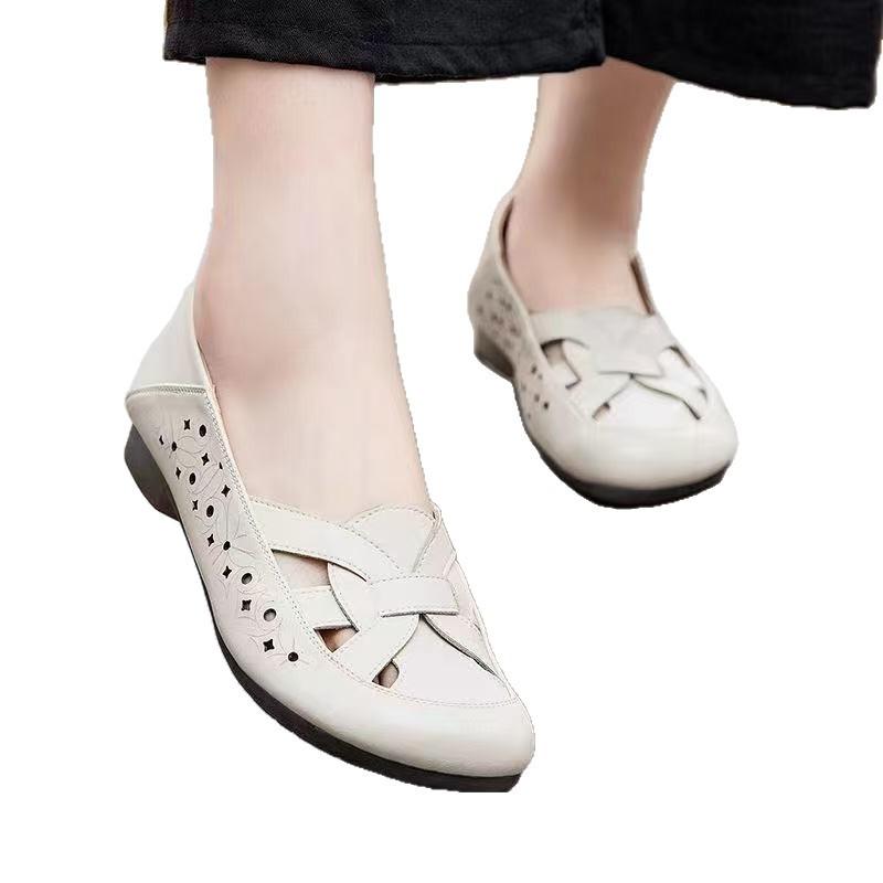 Mom Shoes Single Shoes Soft Surface Flat Bottom Comfortable Beef Tendon Sole Middle-aged and Elderly Summer Hollow Women's Shoes 2025 New Hole Shoes