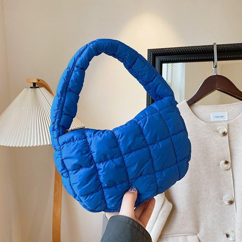 Fashionable Unisex Korean Cloud Handheld Bag In Various Colors With Chic Quilted Texture