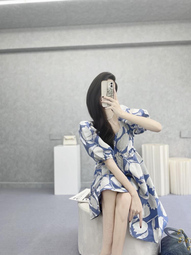 Women's 2023 Mid-Length French Fashion Puff Sleeve Print Dress