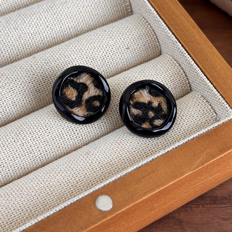 2025 Trendy Vintage Irregular Geometric Plush Leopard Print Stud Earrings For Women Party Trendy Autumn Winter Charm Accessories