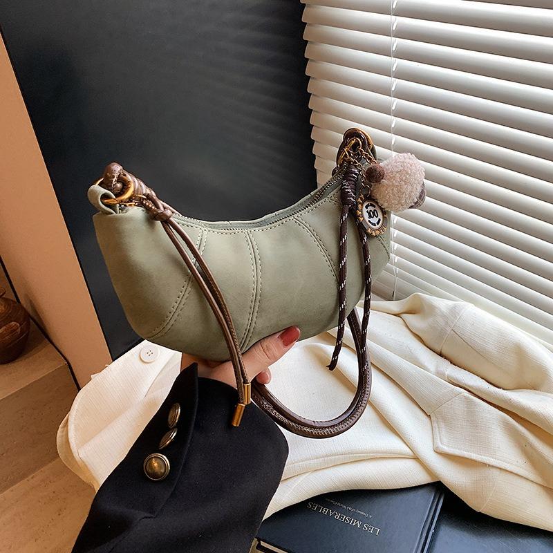 High-end Niche Bag Women's Autumn and Winter Retro New Fashion Messenger Croissant Bag Commuter Dumpling Bag
