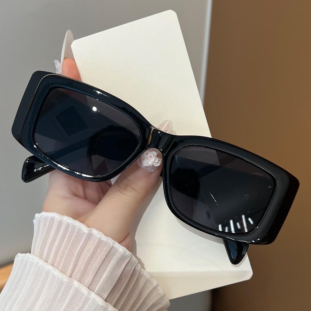 Fashion Retro Punk Rectangle Sunglasses UV400 Sun Shades Men Women Trendy Vintage Square SunGlasses Female Eyewear Oculos De Sol