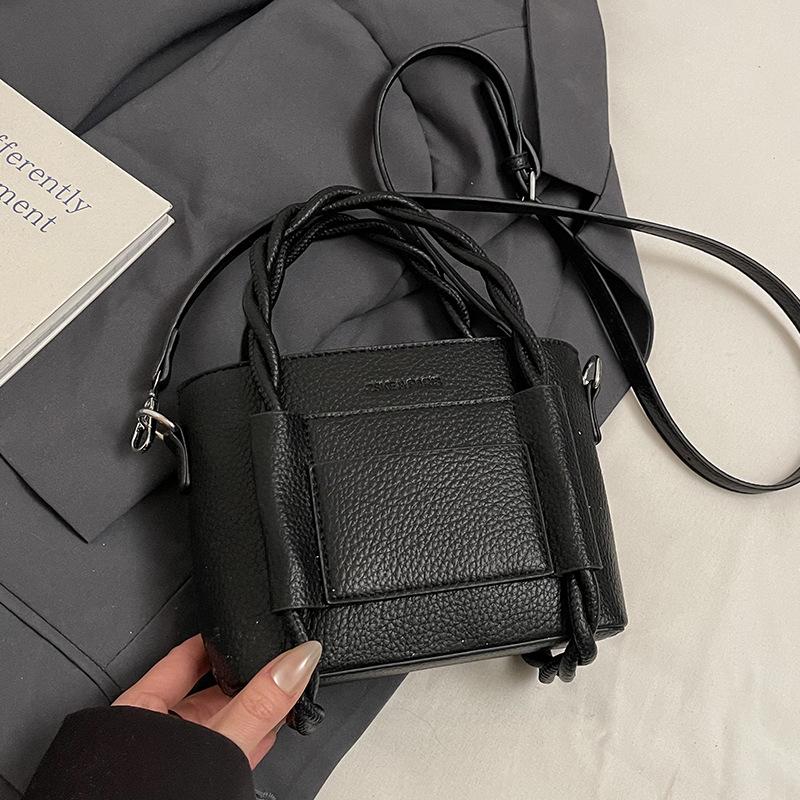 Fashion New Product Niche Design Sense Casual Simple Portable Bucket Bag Personality Versatile Lychee Pattern Messenger Women's Bag