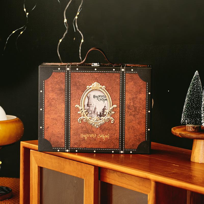 

Винтажный европейский ретро чемодан, большой ручной ящик для хранения, реквизит для фотосъемки, состаренная подарочная коробка