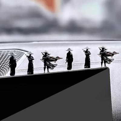 Starověká čínská socha válečníka šermíře Miniaturní pryskyřičná ozdoba na palubní desku auta Stolní displej Dekorativní figurka Jedinečný dárek pro Kung Fu