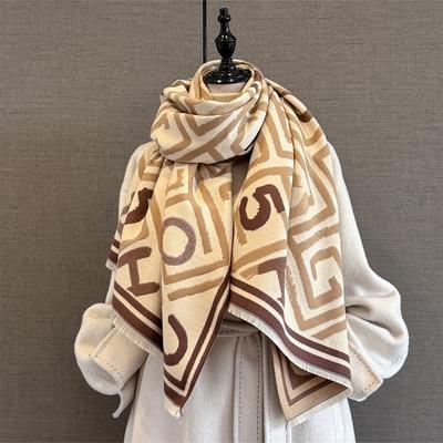 Accessoires – Schals & Tücher