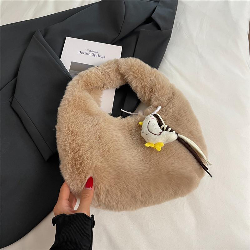 Korean Ins Trendy Fashion Plush Dumpling Bag 2025 Autumn New Foreign Style Plush Bag Large Capacity Shoulder Bag