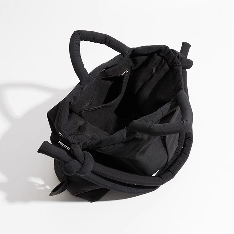 Lässige gepolsterte Nylon-Tragetasche Designer weiche Puffer-Schultertasche Umhängetasche für Damen Einfache Vintage-Handtaschen mit großer Kapazität 2025