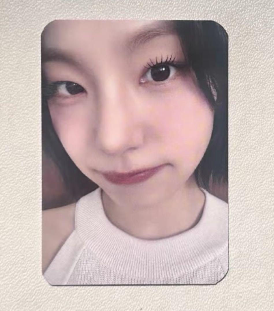 

[Б/У] ITZY Йеджи GWBG Makestar Лимитированная Мини Торговая Карточка Крупным Планом