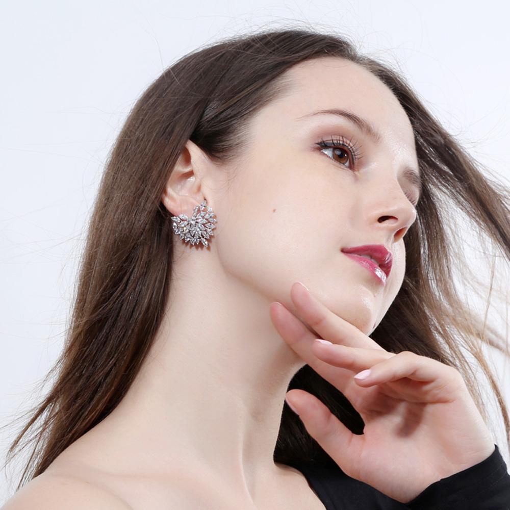 Brincos grandes e lindos de zircônia cúbica brilhante pavimentada em cor prata CMM para noivas